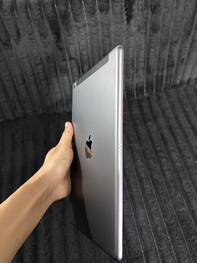 iPad 9th Gen 256gb WiFi+Celullar almost new (Category: iPad) located in Manila. Submitted by wildocean.ecaeaf (Listing ID 1470379779, Image 3). Description: FOR SELL: iPad 9th Gen 256gb WiFi+Cellular Price: 16,000 slightly nehi ✅No any issue kahit cosmetics walang issue, very functional since madalas lang magamit. ✅Almost new no dents and scratches ✅Smooth performance ✅Working front(with wide cam) and back cam ✅In great condition especially for s