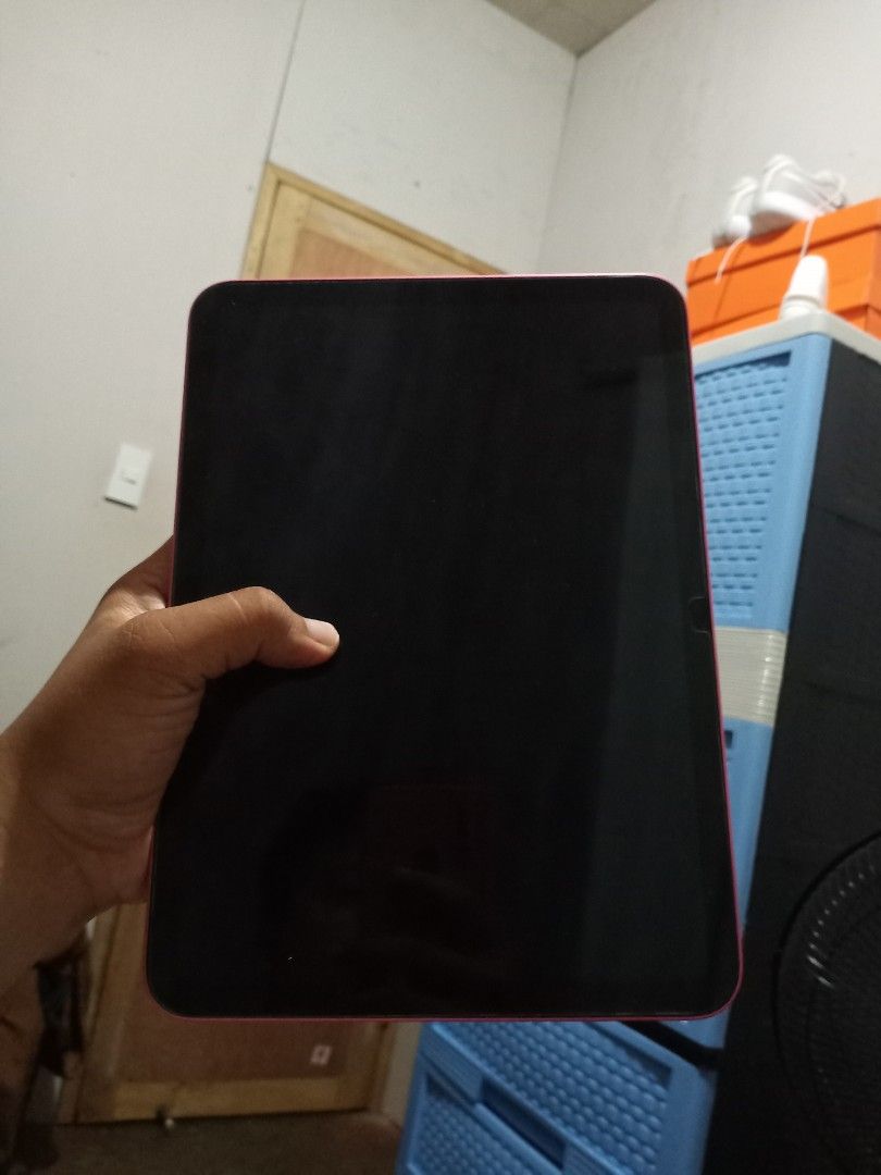 Ipad a16 256gb as new (Category: iPad) located in Tagum. Submitted by its_yoboii (Listing ID 1470407534, Image 2). Description: - Model: iPad (A16) - Storage: 256GB - Color: Pink - Condition: As new / Very fresh - Battery Health: 100% (Normal) - Cycle Count: Only 78 wifi variant under warranty may 2027 - Meetup Location: RJB Travel and Tours, 2/F Room 205, PBA Building (Rizal Street), Tagum City, Davao del Norte.