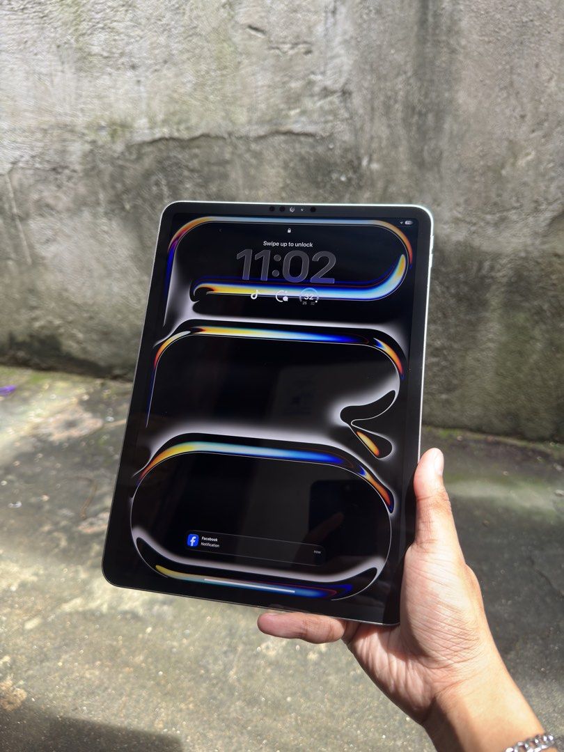 iPad Pro M2 11’ M2 128Gb - 4th gen (Category: iPad) located in Caloocan City. Submitted by markocular2003 (Listing ID 1470554873, Image 2). Description: iPad Pro 11-inch M2 4th Gen (128GB) Functionality: 10/10 (Face ID, audio, touch, cameras working) Battery: Good condition, can lasts whole day Condition & Notes (Full Transparency): Outer Glass: Glass replaced by Spex Appeal (Receipt included for proof. Note: Only the front glass was replaced, or