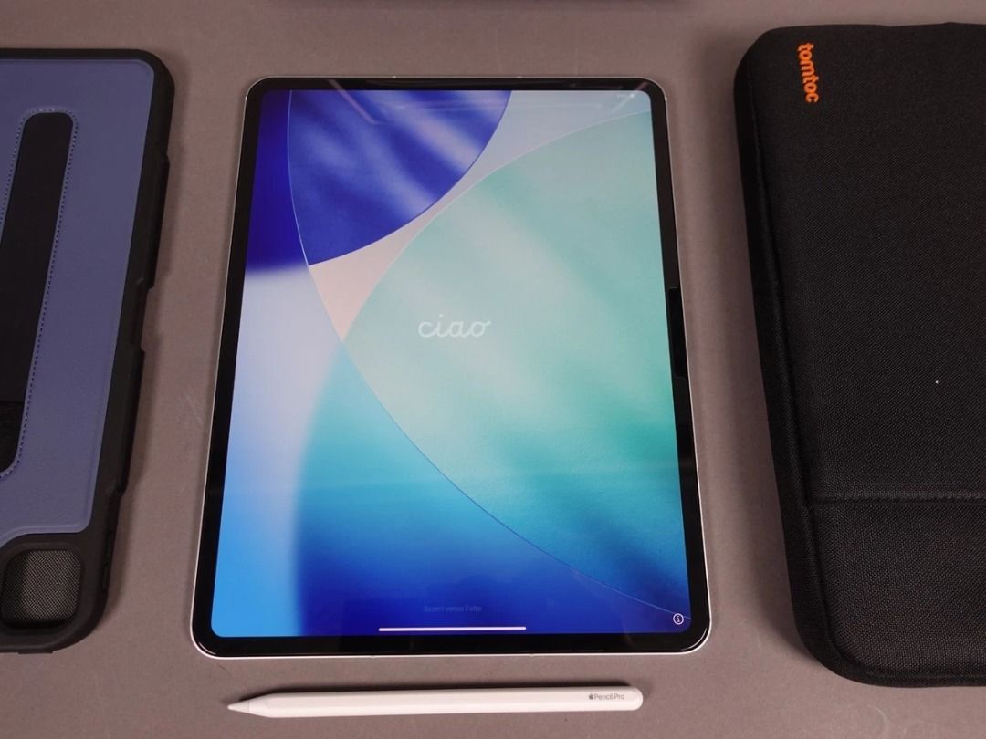iPad Pro Silver 2TB (Category: iPad) located in Bacarra. Submitted by drewan.lpez (Listing ID 1470415770, Image 2). Description: iPad Pro M5 WiFi + Cellular (Openline) P19,500 fix (autopass sa tawad) Meet up: Bacarra, Ilocos Norte I'm not always online here twag kna lng 😀0930😀760😀0135😀 100% in good condition; no issue 100% smooth pa Complete with original charger, cable, box, Apple Pencil, case and packaging Specs: Apple M5 Processor 2TB Wifi