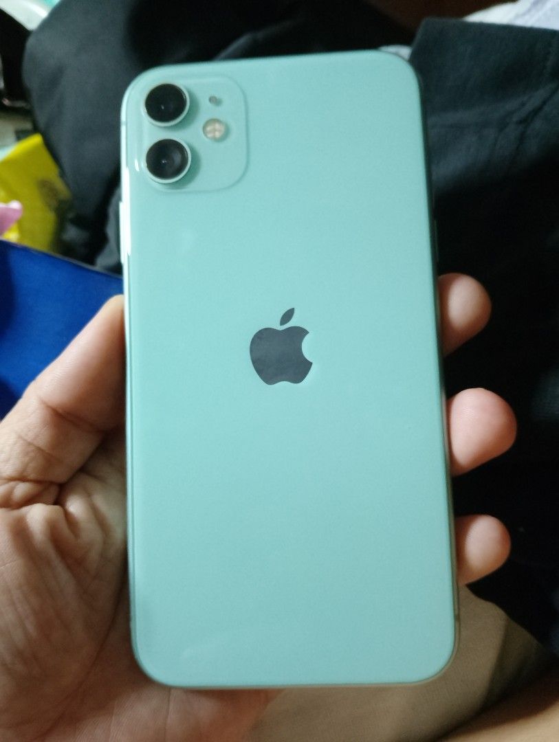 iphone 11 (Category: iPhone 11 Series) located in Paranaque City. Submitted by legitmico (Listing ID 1470548484, Image 1). Description: - wifi and hotspot used only Brand/Model: Apple iPhone 11 - Storage Capacity: 128GB - Color: Green - Condition: 7/10 (Pre-owned, well-maintained) - Features: Dual rear camera system, smooth Apple performance - Transaction: Meetups available at Multinational Village (Mupra Condo, Galilee Street).