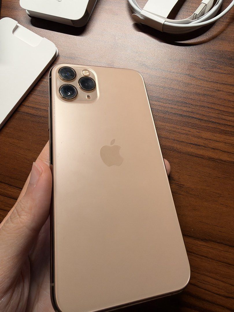 IPHONE 11 PRO GOLD 64GB (Category: iPhone 11 Series) located in Valenzuela. Submitted by katzstore.ph (Listing ID 1470554918, Image 3). Description: IPHONE 11 pro - GOLD 64GB - bought from US apple store (openline) - still good , no issues , no scratches - still in IOS 17 ( can upgrade to IOS 27 ) - headphone jack , cord , user manual , box ( walang adapter ) Payment via Gcash or bank transfer .