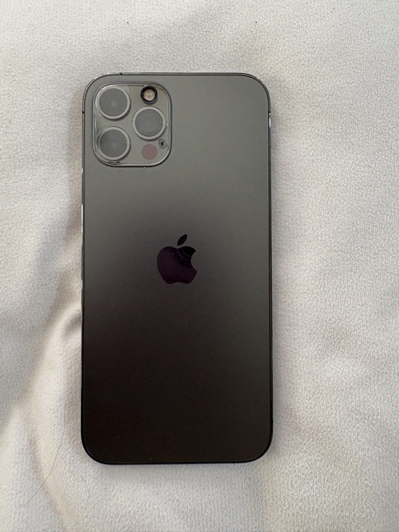Iphone 12 Pro 128GB (Category: iPhone 12 Series) located in Rizal. Submitted by tutubee (Listing ID 1470362275, Image 1). Description: Iphone 12 Pro -128 GB - No history of repair - Lady owned - No dents - Super kinis - ISSUE: 65% Battery Health yun lang wala ng ibang issue - Original from Powermac.