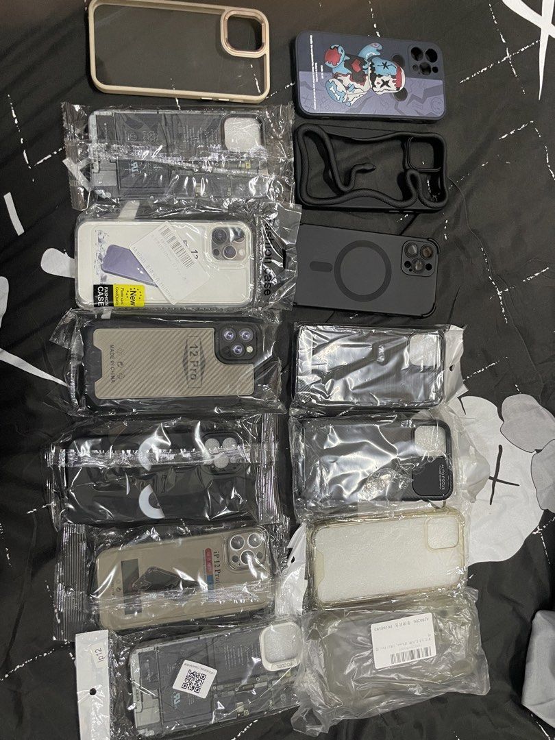 IPhone 12 Pro Casing ( 14pcs ) (Category: Cases & Sleeves) located in Quezon City. Submitted by drake0302 (Listing ID 1470456882, Image 1). Description: For sale: apple iphone 12 pro casings , take all 600. Some are new some are used , rfs declutering.