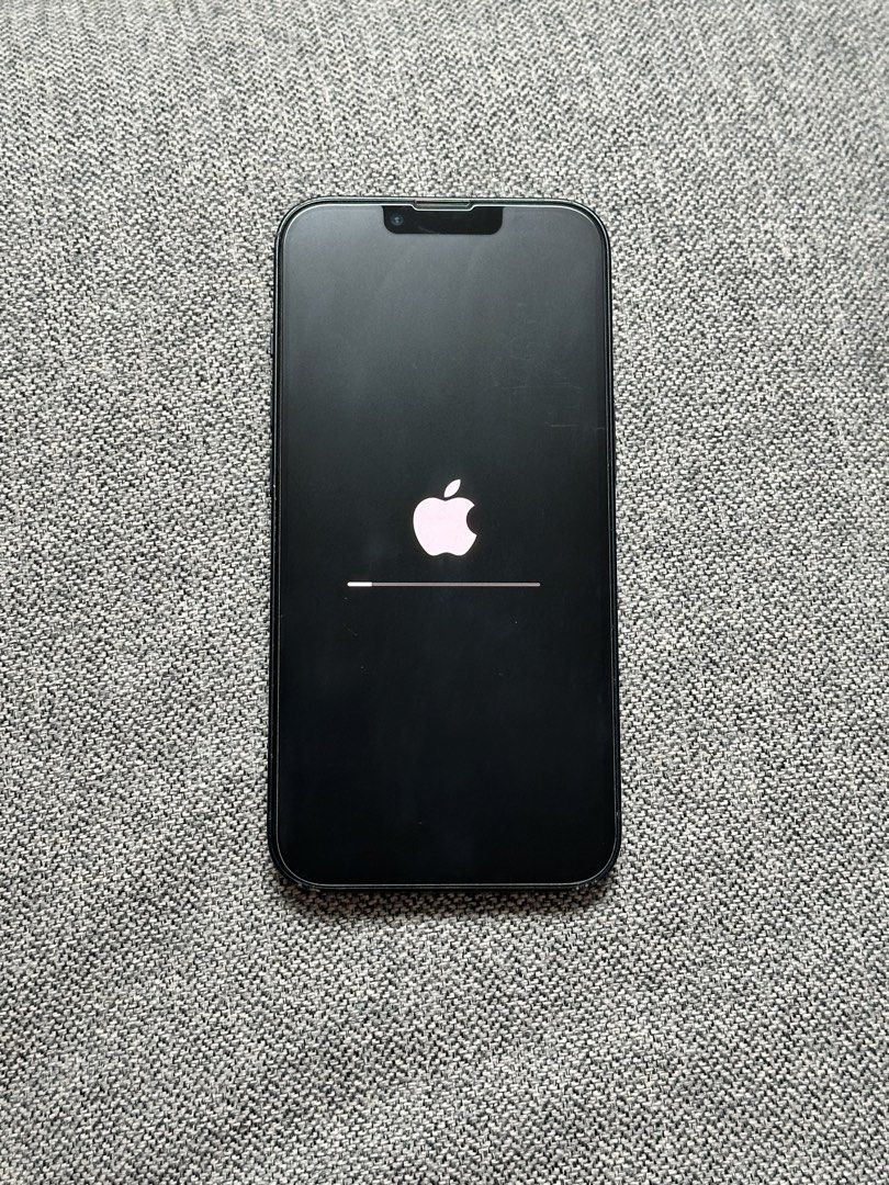 IPHONE 13 Midnight 128GB (Category: iPhone 13 Series) located in Manila. Submitted by pink_bunny.29 (Listing ID 1470501108, Image 2). Description: • Well used • 71% battery health • Lots of chip paints • No charger • with original box • Loc: Makati.