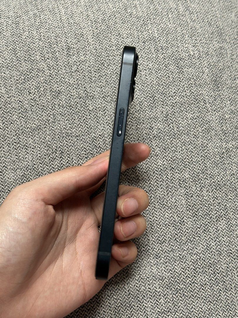 IPHONE 13 Midnight 128GB (Category: iPhone 13 Series) located in Manila. Submitted by pink_bunny.29 (Listing ID 1470501108, Image 3). Description: • Well used • 71% battery health • Lots of chip paints • No charger • with original box • Loc: Makati.