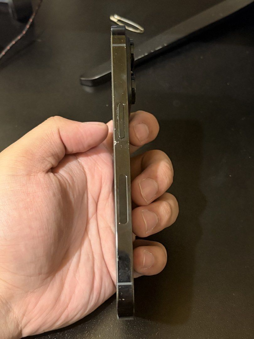 Iphone 14 Pro (Category: iPhone 14 Series) located in Manila. Submitted by angelosantos11 (Listing ID 1470530372, Image 3). Description: Iphone 14 Pro 256 GB 76% Battery Health (Orig battery) Esim only Has paint chips (See photos) With box (No charger) .