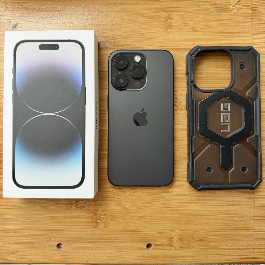 Iphone 14 Pro - 256gb (Category: iPhone 14 Series) located in Taguig. Submitted by candy.j (Listing ID 1470426581, Image 1). Description: - Model: iPhone 14 Pro with freebies (see below details) - Storage: 256GB - Color: Space Black - Condition: Well-maintained, excellent physical condition - Inclusions: Original box and charging cable - Freebie: UAG casing and original wired Apple earphones (worth 1,200 bought from PowerMac as well) - Normal bat