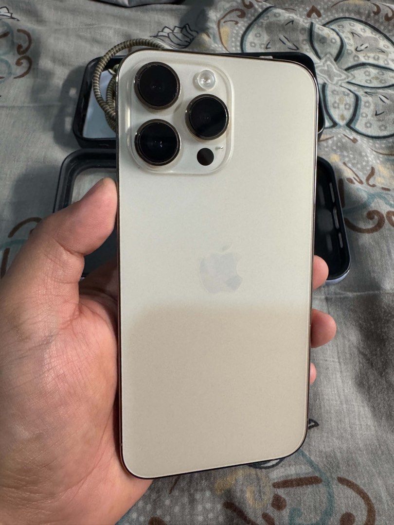 iPhone 14 Pro Max 128GB Gold Openline (Category: iPhone 14 Series) located in Valenzuela. Submitted by pjwongme (Listing ID 1470352608, Image 1). Description: 🔥 𝗙𝗢𝗥 𝗦𝗔𝗟𝗘 / 𝗦𝗪𝗔𝗣 📱 𝗜𝗣𝗛𝗢𝗡𝗘 𝟭𝟰 𝗣𝗥𝗢 𝗠𝗔𝗫 𝟭𝟮𝟴𝗚𝗕 ✨ 𝗚𝗢𝗟𝗗 💰 ₱𝟮𝟮,𝟱𝟬𝟬 — 𝗦𝗟𝗜𝗚𝗛𝗧𝗟𝗬 𝗡𝗘𝗚𝗢𝗧𝗜𝗔𝗕𝗟𝗘 🔋 𝟳𝟴% 𝗕𝗔𝗧𝗧𝗘𝗥𝗬 𝗛𝗘𝗔𝗟𝗧𝗛 𝗨𝗡𝗜𝗧 𝗗𝗘𝗧𝗔𝗜𝗟𝗦 • NTC Approved • Openline — eSIM Only (Any SIM) • US Variant LL/A 𝗖𝗢𝗠𝗣𝗟𝗘𝗧𝗘 𝗣𝗔