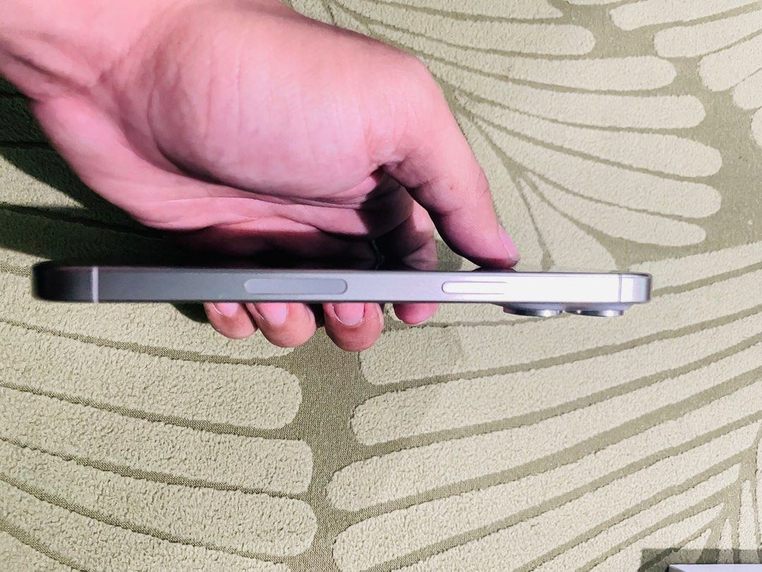 Iphone 15 Pro Max 256gb Natural Titanium (Category: iPhone 15 Series) located in Los Banos. Submitted by kouno2022 (Listing ID 1470486519, Image 3). Description: Helping a friend. Selling my Ip15 Pro Max 256GB Natural Titanium US Variant po (Modified) 0 cc kakapalit lang po ng battery (not unknown parts) Palit LCD nadin po (not unknown parts) Complete naman po may kasama na orig cord at adapter. (Replacement box) E-Sim only po for TM/Globe networ