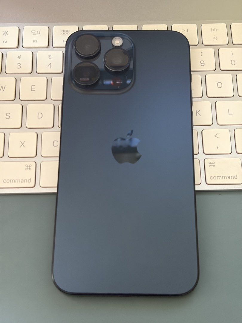 iPhone 15 Pro Max 512gb (Category: iPhone 15 Series) located in Quezon City. Submitted by PowerMak (Listing ID 1470398822, Image 1). Description: 📱 iPhone 15 Pro Max — 512GB 💸 For Sale/Swap 🔄 🇺🇸 Unit from USA 🔓 Factory unlocked 📲 Openline for any eSIM ✅ eSIM only — no physical SIM ✨ in excellent condition! 🎨 Color: Blue Titanium 💾 Storage: 512GB 🔋 Battery Health: 88% 📦 Inclusions: Replacement box, charging cable, premium tempered glass