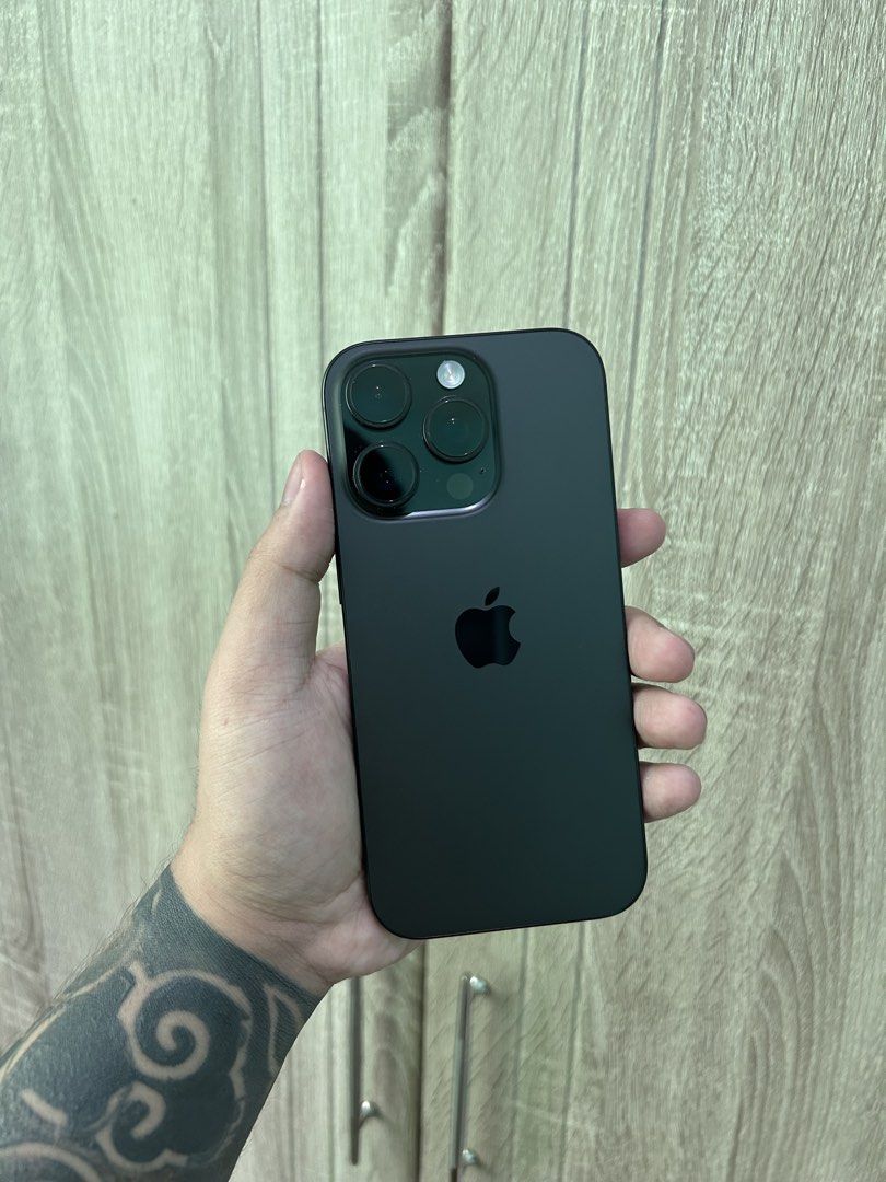 Iphone 16 Pro 128gb Fu (Category: iPhone 16 Series) located in Manila. Submitted by jakebergonio (Listing ID 1470404414, Image 2). Description: Sale/Swap Iphone 16 Pro 128gb Black Titanium Factory unlocked / Local variant 91% Batteryhealth / 787 Cycle count All working / Makinis No history of repair No issue test to sawa upon meetup Comes with Unit, orig cord & case Pasig manggahan loc.