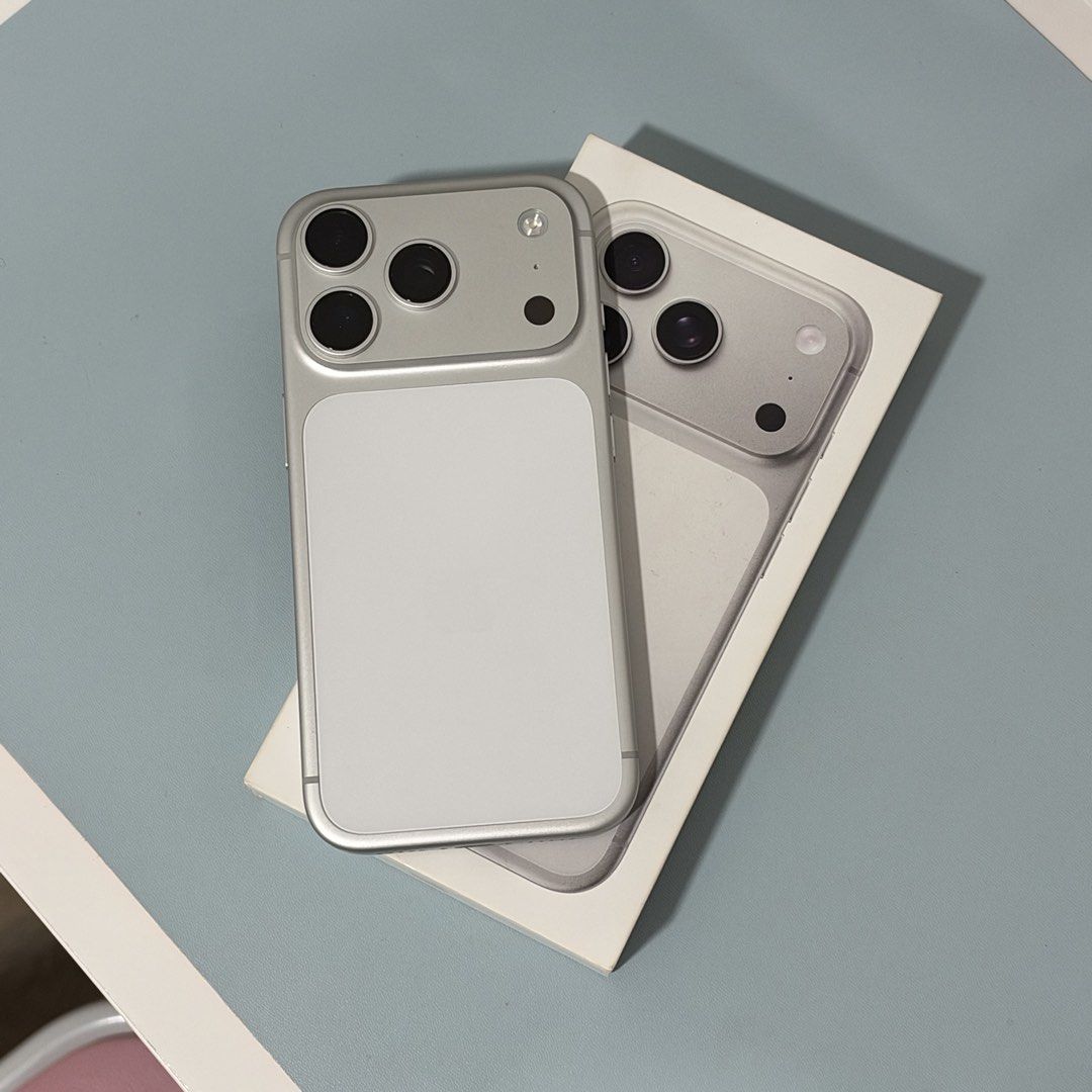 Iphone 17 Pro 256gb (Category: iPhone 17 Series) located in Mandaluyong City. Submitted by pl.closet (Listing ID 1470394069, Image 2). Description: Iphone 17 Pro 256gb Silver - Still under warranty until Dec 21, 2026 - Personal used - No dents - with receipt Inclusions: - Box & Original Cord only ❌NO SWAP RFS: Upgrade Loc: Mandaluyong City Meetup only .