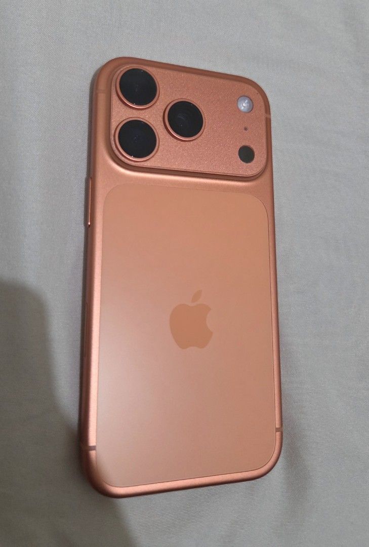iPhone 17 Pro 256GB Orange Smart Locked (Category: Cases & Sleeves) located in Muntinlupa City. Submitted by jeremi05 (Listing ID 1470369809, Image 2). Description: 100% Working 99% Smooth 98% Battery Health No issues Smart locked Unit Only Under Warranty until Dec 17, 2026 Logic board replaced under warranty by PowerMac Service Center.