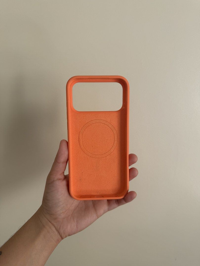 Iphone 17 Pro Max Case (Category: Cases & Sleeves) located in Taguig. Submitted by ashcoffee (Listing ID 1470370010, Image 2). Description: Shipping c/o buyer never used. wrong case lost the box though.