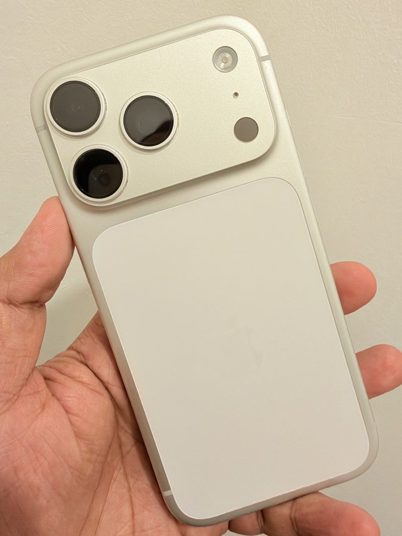 iPhone 17 Pro Silver (Category: iPhone 17 Series) located in General Trias. Submitted by rva_gadgets (Listing ID 1470523827, Image 1). Description: issue: with a very small dent due to changing of case, almost un-noticeable esp if with case bh 91%.