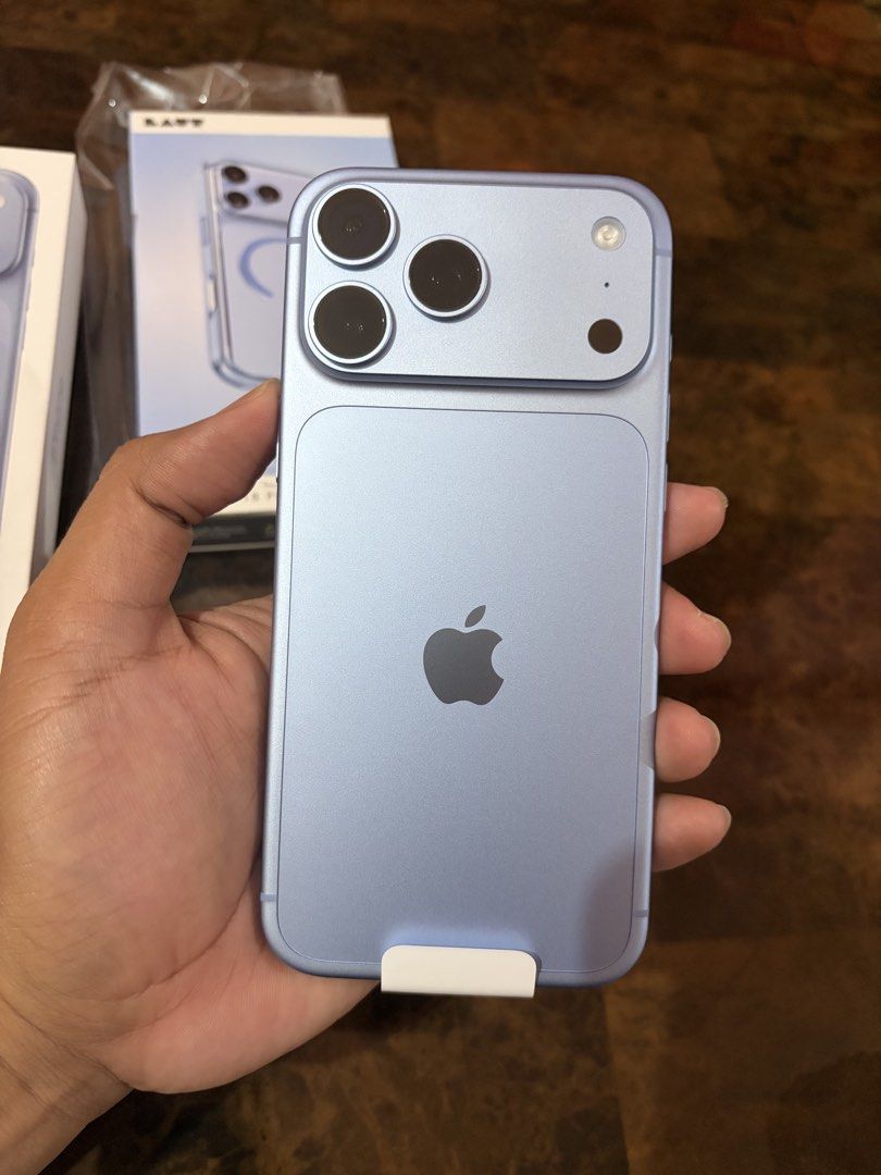 iPhone 18 Pro Max 256gb FU - bnew (Category: iPhone 18 Series) located in Dasmarinas. Submitted by markusi22 (Listing ID 1470521840, Image 3). Description: for sale only price : 94k(slightly negotiable) 📱iPhone 18 Pro Max 256gb FU Bnew Glacier bnew(open box only) - to check if my physical damage ikaw una mag sesetup not activated pickup / meetup Dasmariñas Cavite only shipping via LBC or Lalamove please respect my post thanks.