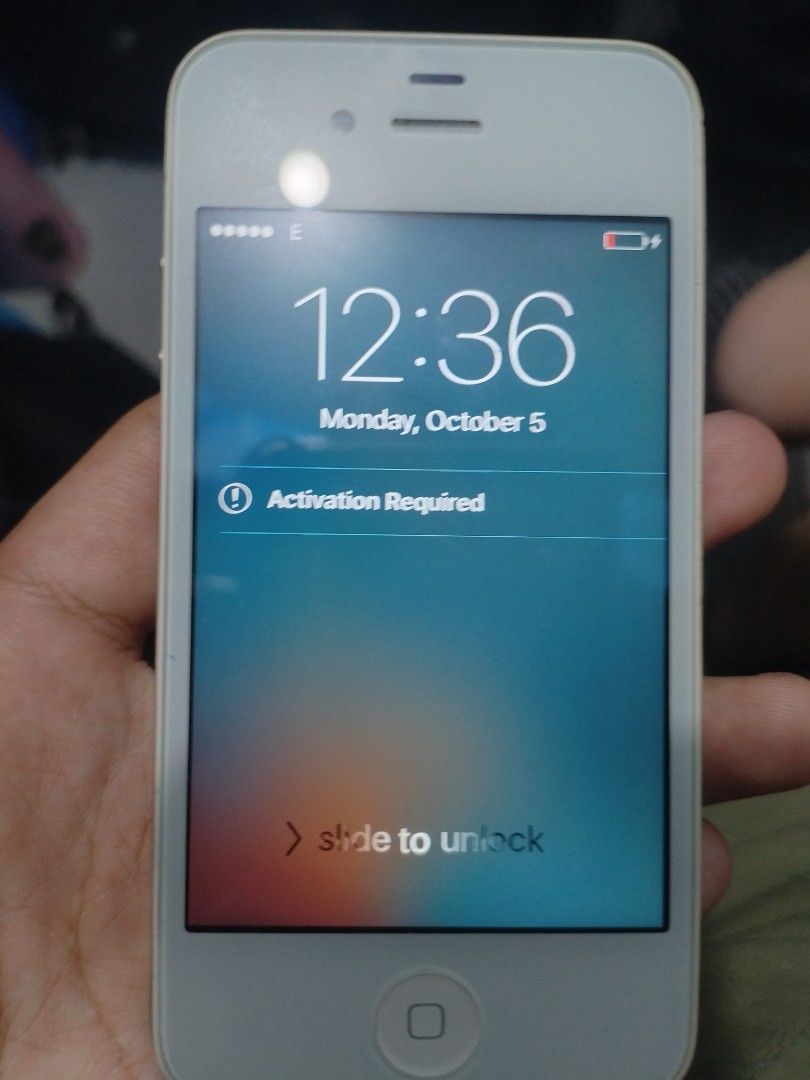 Iphone 4s + charger (Category: Others) located in Leyte. Submitted by lansot (Listing ID 1470385359, Image 1). Description: no issues no icloud free charger.