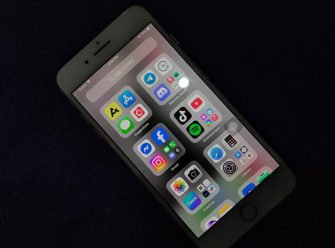 iphone 8 plus (Category: iPhone 8 Series) located in Baguio. Submitted by clyprofit (Listing ID 1470438850, Image 3). Description: Model: iPhone 8 Plus • Storage: 256GB • iOS Version: 16.7.16 • Color: Silver/White • Battery Health: 68% • Condition: Working, with cracks sa back glass (see pictures) ✅ All details are shown in the pictures 📌 Issue/defect: Cracked back glass.