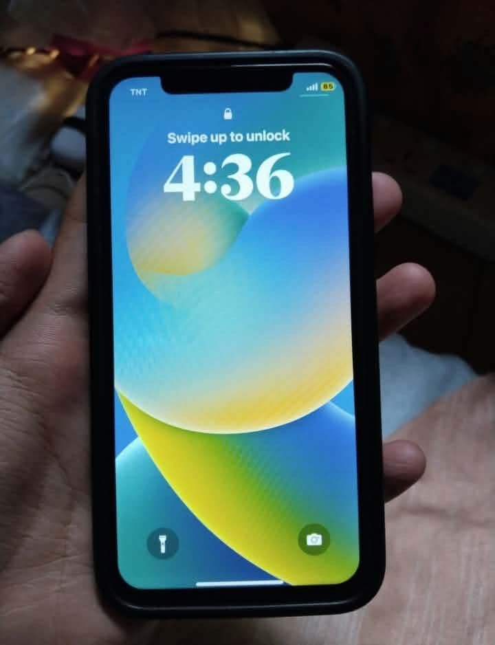 IPHONE X (Category: iPhone X Series) located in Manila. Submitted by klaymari (Listing ID 1470484205, Image 1). Description: 64gb All working Any sim 100bh Fu True tone working Malinaw both cam Unli reset No issue offer your lp! baka mapag kasunduan.