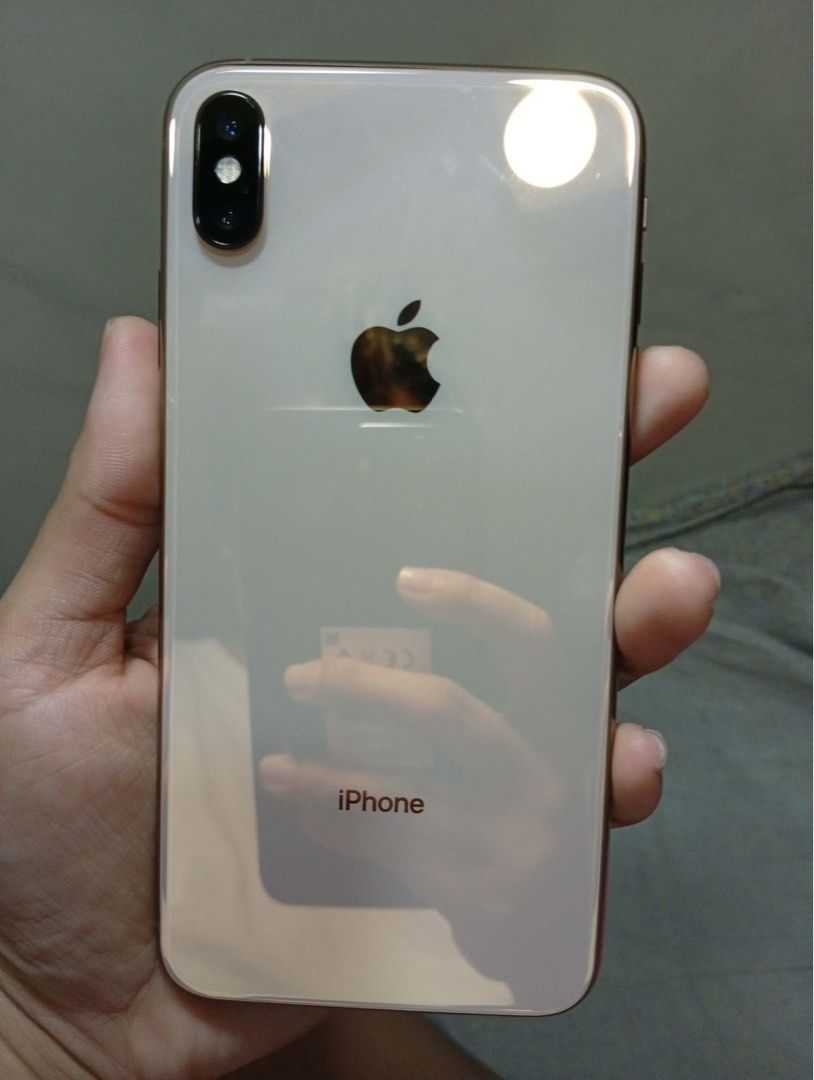 Iphone XS 256gb (Category: iPhone X Series) located in Makati City. Submitted by sellingph_27 (Listing ID 1470533655, Image 1). Description: NO ISSUE!! everything working po true tone ✔️ unli reset ✔️ face id ✔️ apple id ✔️ 91 batt health ✔️ clear camera ✔️ 256gb storage ✔️ no sim restriction✔️ factory unlock✔️ great sounds ✔️ Meet only Makati/ Ortigas/ Mandaluyong .