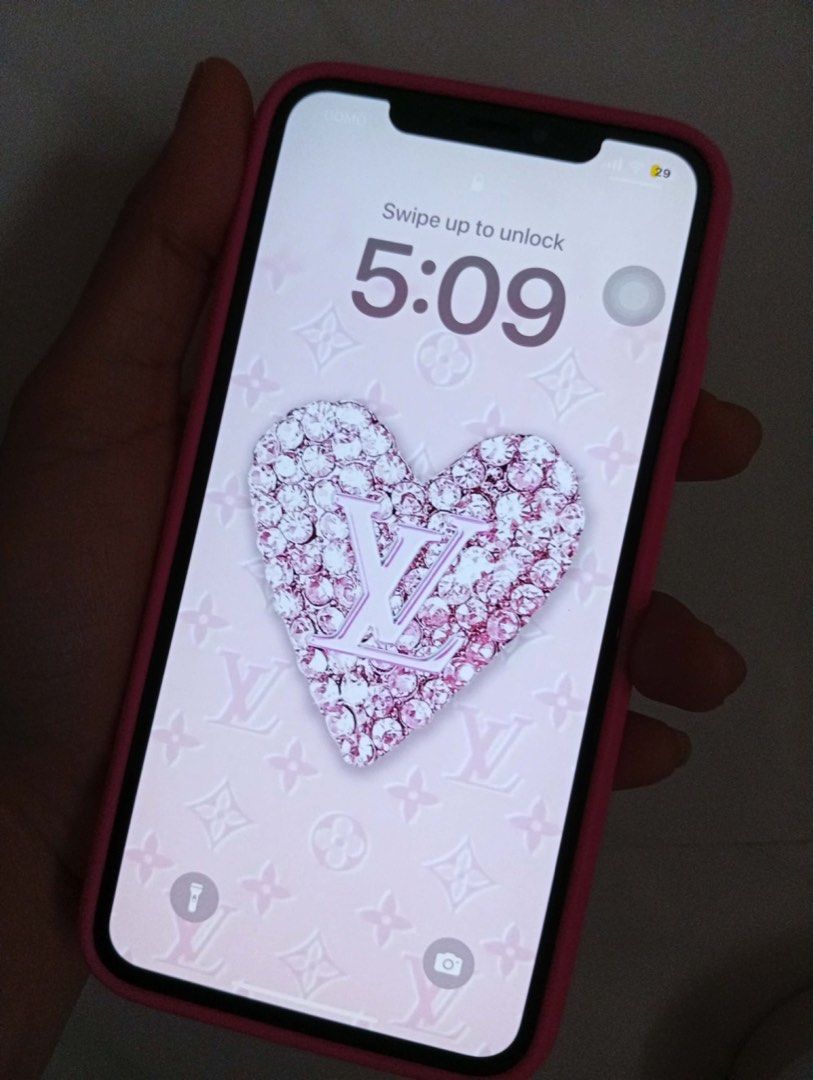 Iphone XS 256gb (Category: iPhone X Series) located in Makati City. Submitted by sellingph_27 (Listing ID 1470533655, Image 2). Description: NO ISSUE!! everything working po true tone ✔️ unli reset ✔️ face id ✔️ apple id ✔️ 91 batt health ✔️ clear camera ✔️ 256gb storage ✔️ no sim restriction✔️ factory unlock✔️ great sounds ✔️ Meet only Makati/ Ortigas/ Mandaluyong .