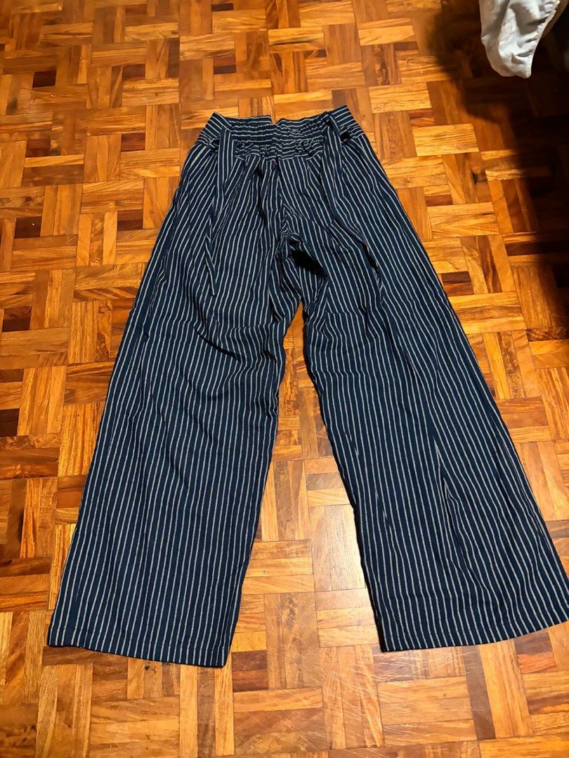 Isa the Label Easy Pants (Category: Other Bottoms) located in Rizal. Submitted by mikaria715 (Listing ID 1470512033, Image 1). Description: - Bought it during Arte Fino - Never worn just washed .