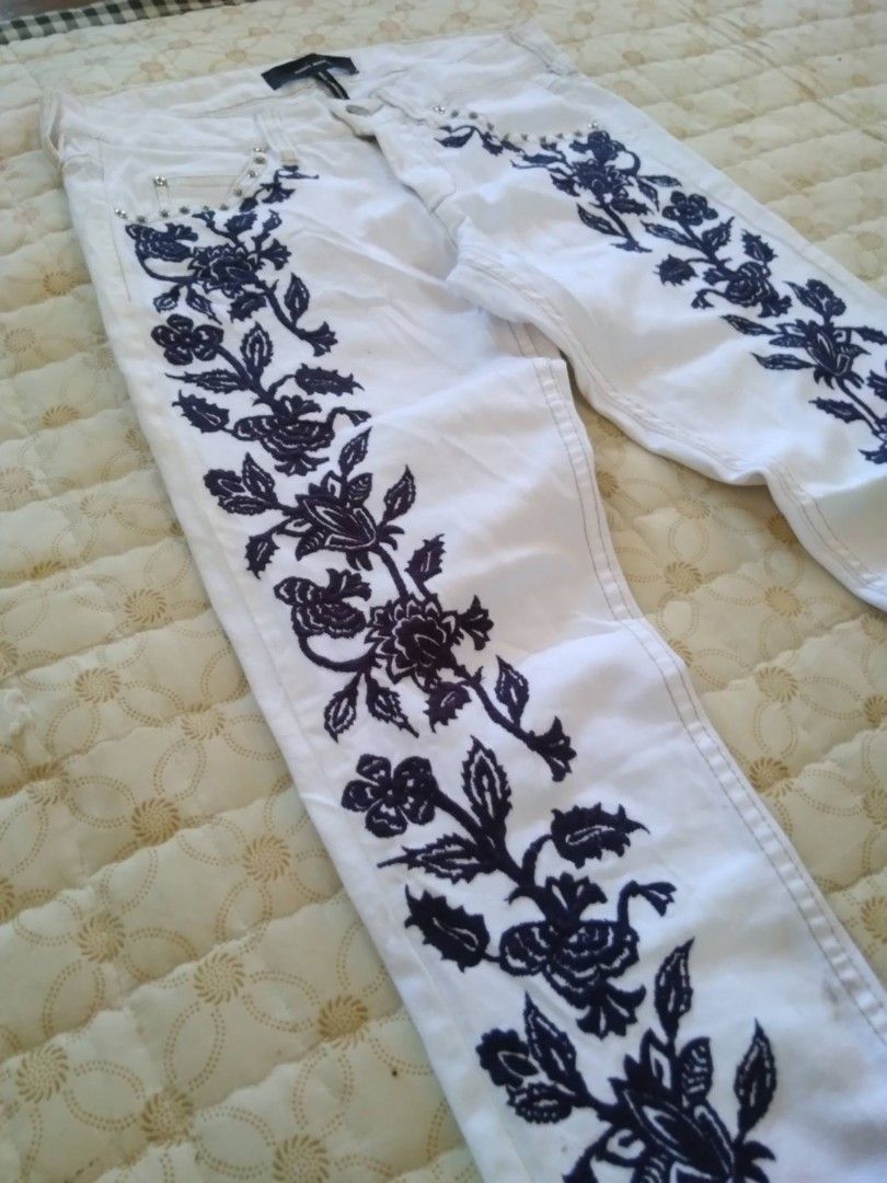 Isabel Marant Jeans Embroidered (Category: Jeans) located in Zamboanga. Submitted by nurbya898048 (Listing ID 1470400160, Image 3). Description: This is a Isabel Marant Dwnim Jeans Gallo Embroidered. With a classic 5 pocket, Styling relaxed. Dimensions; Tag size 36 Waist 28-29 Length 39 Hem 6 In White denim Jeans Good to excellent Check all photos for details 2500+shipping fee.