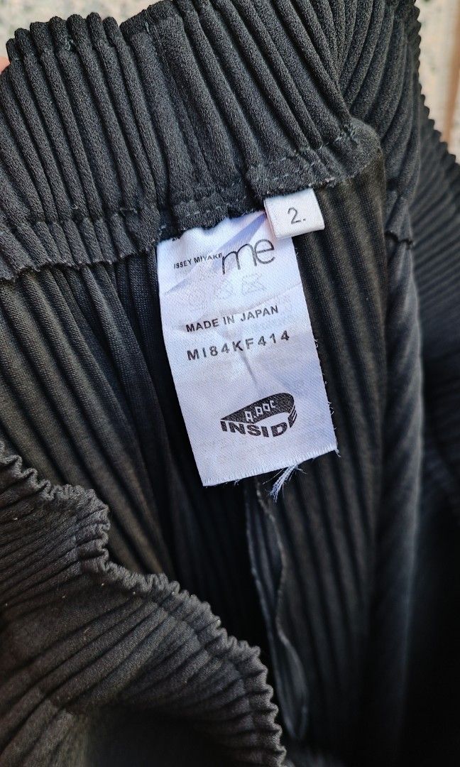 Issey Miyake Me A-POC Inside Pleats Pants (Category: Activewear) located in Davao. Submitted by st333tcartel (Listing ID 1470364446, Image 2). Description: Size 2 Waist 26-32 Length 35 Leg opening 7.5.