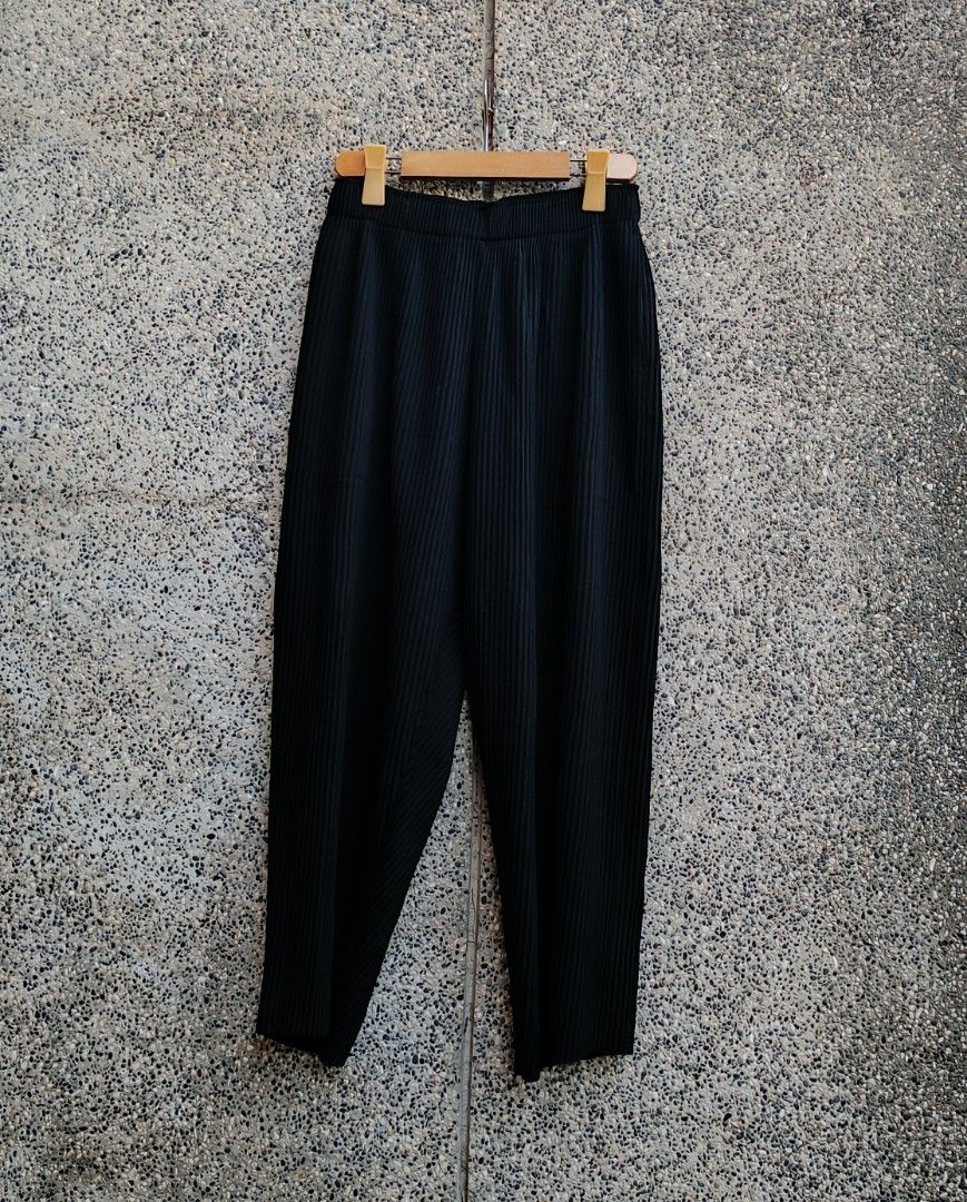 Issey Miyake Me A-POC Inside Pleats Pants (Category: Activewear) located in Davao. Submitted by st333tcartel (Listing ID 1470364446, Image 1). Description: Size 2 Waist 26-32 Length 35 Leg opening 7.5.