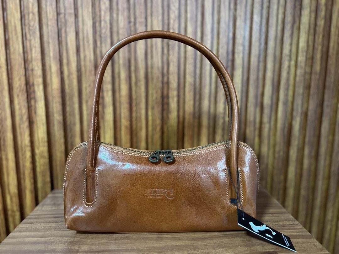 Italian LeathER Shoulder bag (Category: Shoulder Bags) located in Cabanatuan. Submitted by hellorhea (Listing ID 1470430659, Image 3). Description: Brand new with tags fresh from the US. .