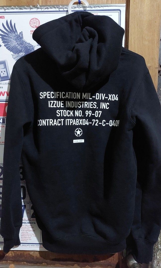 Izzue Pullover Hoodie Sweatshirt (Category: Coats, Jackets and Outerwear) located in Manila. Submitted by myelite.otakuworld (Listing ID 1470358738, Image 3). Description: Izzue Pullover Hoodie Long Sleeved Sweatshirt Black Military Inspired patches and back printing Size Small.