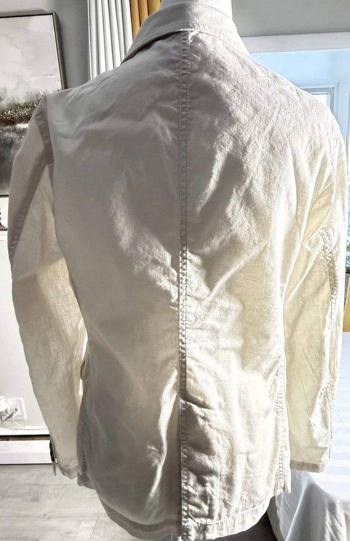 J wanderson& Uniqlo (Category: Coats, Jackets and Outerwear) located in Manila. Submitted by icamalicdem29 (Listing ID 1470391859, Image 2). Description: .