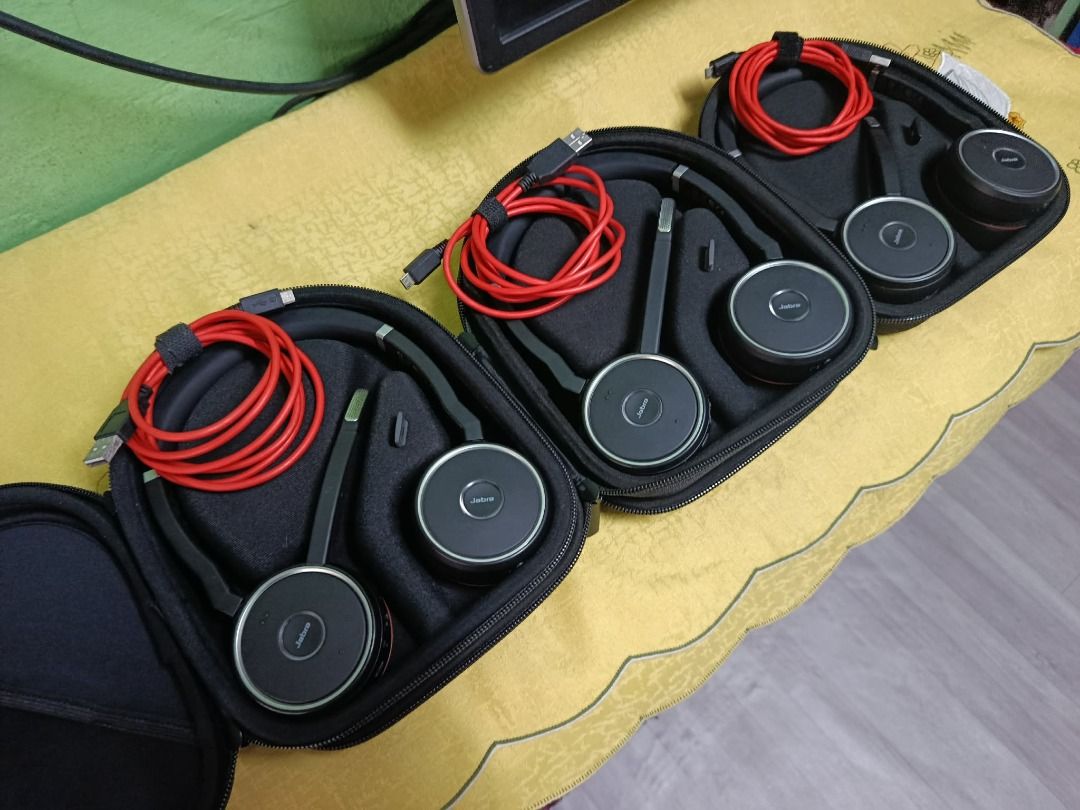 jabra evolve 75se headset (Category: Headphones & Headsets) located in Quezon City. Submitted by carou85958 (Listing ID 1470409813, Image 1). Description: PAKIBASA PO MUNA PARA DINA PA ULET ULET NA TANONG... 100% good 100% working 100% authentic hinde fake original red wire original usb dongle brandnew foam makinis na makinis wireless jabra evolve 75se p4k each 17 ibp road batasan hills qc .