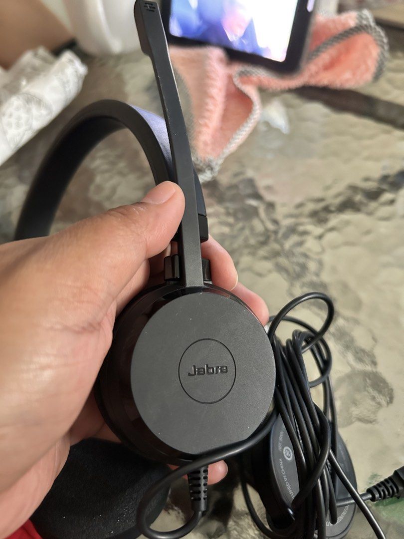 Jabra GN Microsoft Teams USB Headset HSC016 (Category: Headphones & Headsets) located in Cavite. Submitted by jm_gutierrez (Listing ID 1470382559, Image 2). Description: - Model: Jabra GN USB Headset (Microsoft Teams Certified) - Controls: Handy inline puck for volume, mute, and call management - Microphone: Rotatable boom mic on the right ear cup for crystal-clear calls - Comfort: Padded headband and soft foam ear cushions for all-day wear - Des