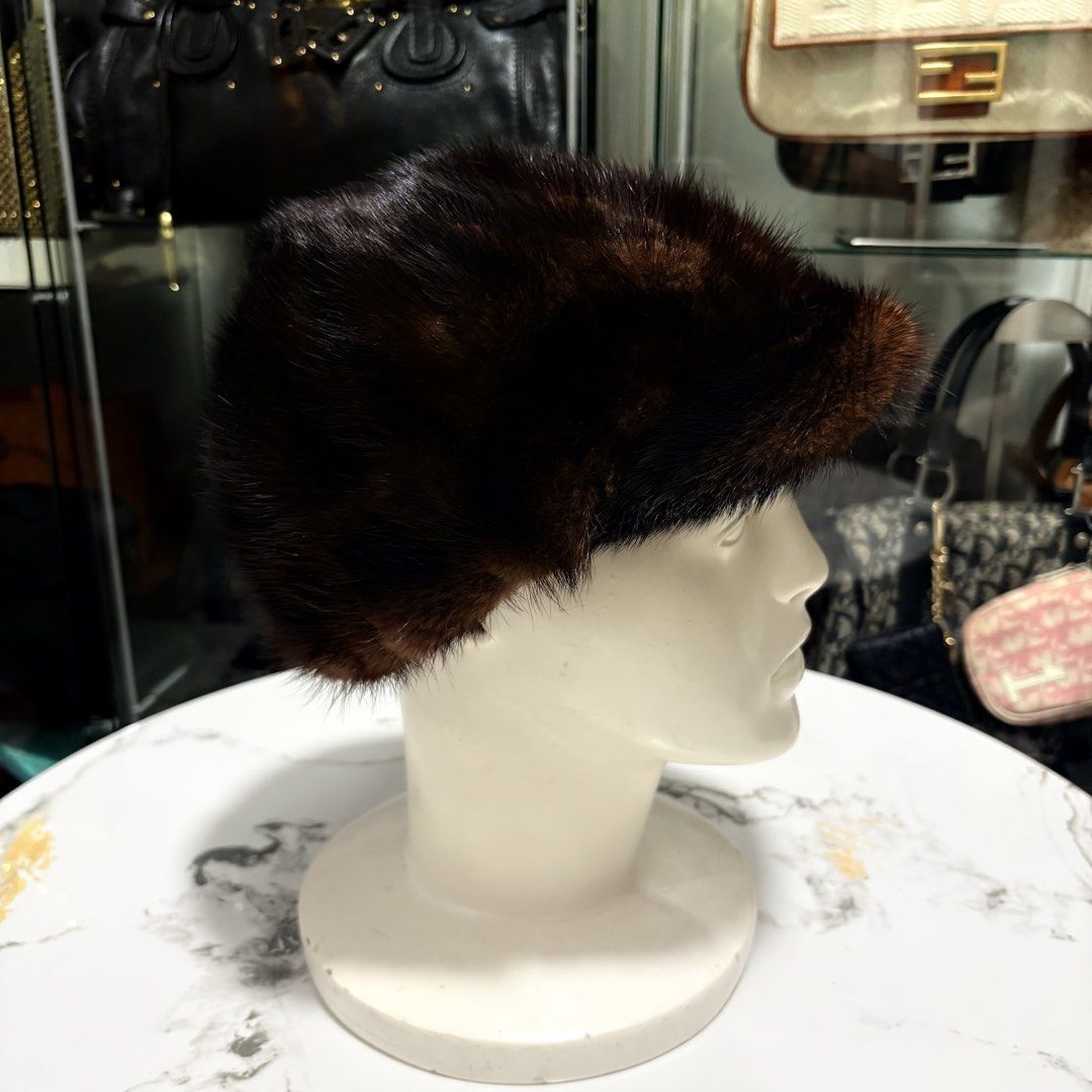 Japan Real Mink Fur Hat (Category: Hats & Beanies) located in Binangonan. Submitted by makoleksyon (Listing ID 1470533638, Image 1). Description: Excellent condition Like new No flaws Bought in Japan 💯% Authentic real mink fur.