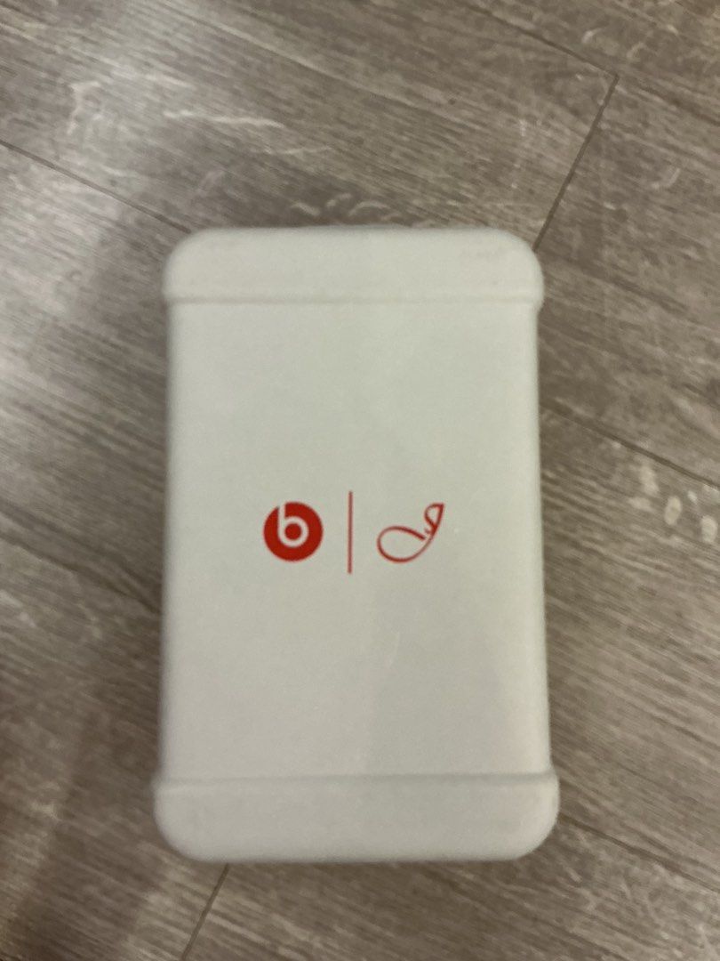 JENNIE BEATS HEADPHONES (Category: Headphones & Headsets) located in Manila. Submitted by swifttiger_d1a8c7 (Listing ID 1470462932, Image 1). Description: .