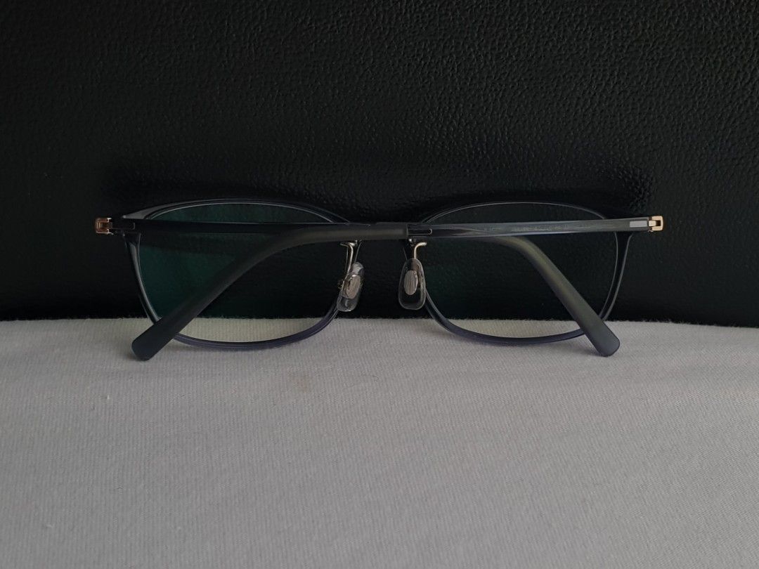 JINS Tokyo Eyeglass Frame (Category: Sunglasses & Eyewear) located in Quezon City. Submitted by WasalakTwo (Listing ID 1470440545, Image 2). Description: Bought in Japan Durable and high quality Excellent condition Clean and presentable Lens are graded, but replaceable Open for delivery nationwide Front Width 13.3cm Front Height 3.7cm.
