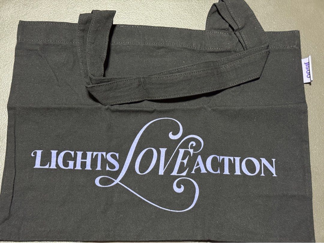 Jisoo love lights action tote bag (Category: Tote Bags) located in San Juan City. Submitted by teas_atbp (Listing ID 1470487571, Image 1). Description: .