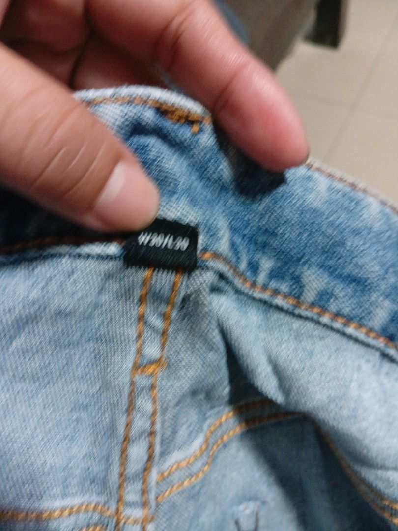 JJ Eric Fit Tattered Stretch (Category: Jeans) located in Valenzuela. Submitted by AnahThrift (Listing ID 1470507269, Image 2). Description: New Arrival ❗❗❗ 👉Very Good condition 👍 👉 MOP:: Palawan/Cebuana/Gcash 👉 Courier:: Lalamove/MCFA/LBC/J&T 👉 Location:: Karuhatan, Valenzuela City 👉Salamat po ᥬ😊᭄🙏❣️.