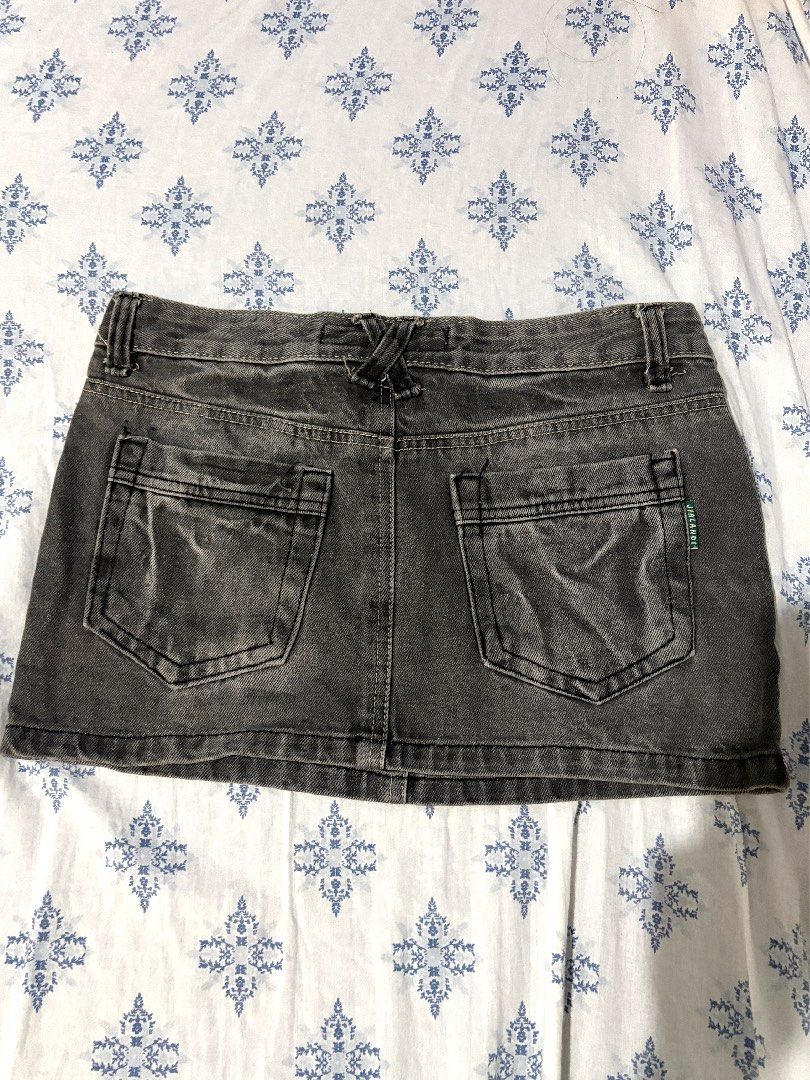 JLD Grey Denim Mini Skirt (Category: Skirts) located in Angeles City. Submitted by charishurb08031 (Listing ID 1470550789, Image 2). Description: - Size: 28 Length: 10.5 - Style: Low-waist denim mini skirt / Y2K streetwear - Color/Finish: Washed black / grey - Details: Front and back pockets, belt loops, button closure - Condition: Great piece for casual wear.
