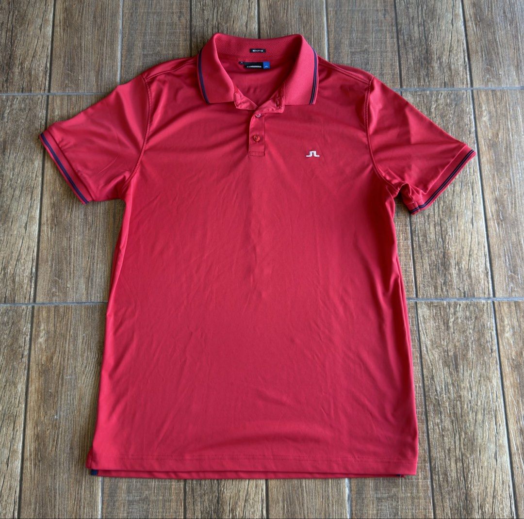 RED j.lindeberg (Category: Tshirts & Polo Shirts ) located in Manila. Submitted by urban-vintage_2 (Listing ID 1470392862, Image 1). Description: ISSUE: NONE (NEED WASH) MOP :GCASH (NO COD) SHIP VIA: LALAMOVE & J&T LOCATION: PASIG CITY LENGTH: 29 WIDTH : 23 .
