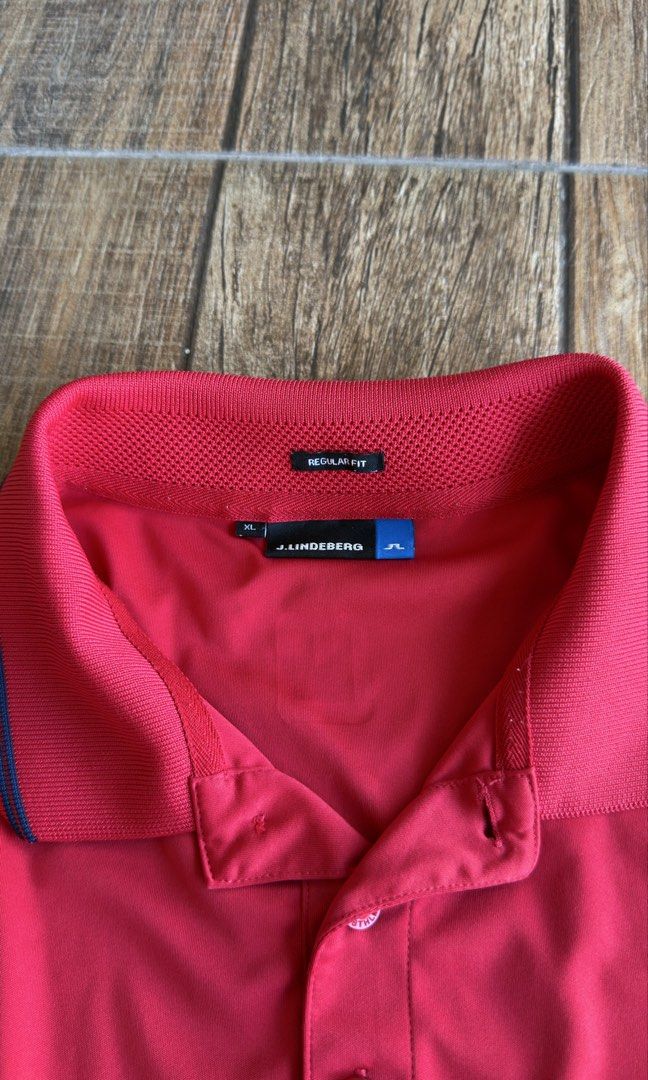 RED j.lindeberg (Category: Tshirts & Polo Shirts ) located in Manila. Submitted by urban-vintage_2 (Listing ID 1470392862, Image 3). Description: ISSUE: NONE (NEED WASH) MOP :GCASH (NO COD) SHIP VIA: LALAMOVE & J&T LOCATION: PASIG CITY LENGTH: 29 WIDTH : 23 .