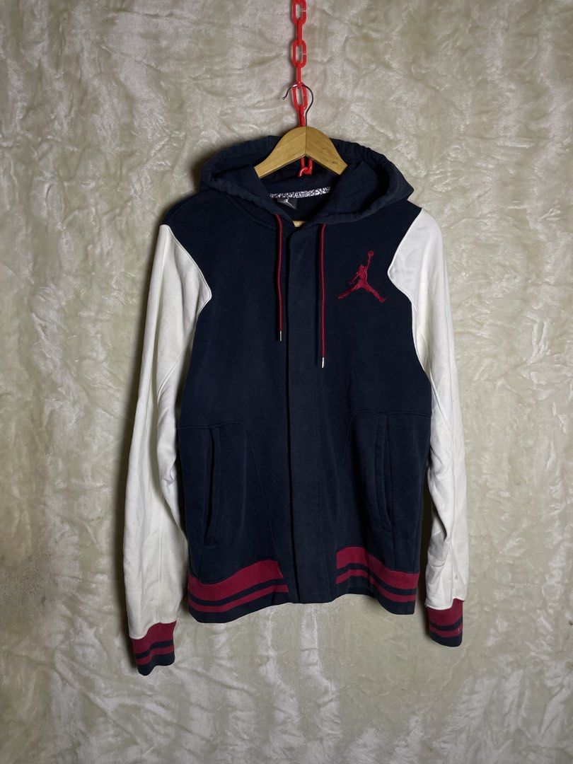 Jordan (Category: Coats, Jackets and Outerwear) located in Molave. Submitted by ikong_thrift07 (Listing ID 1470354788, Image 1). Description: Need wash anhan issue.