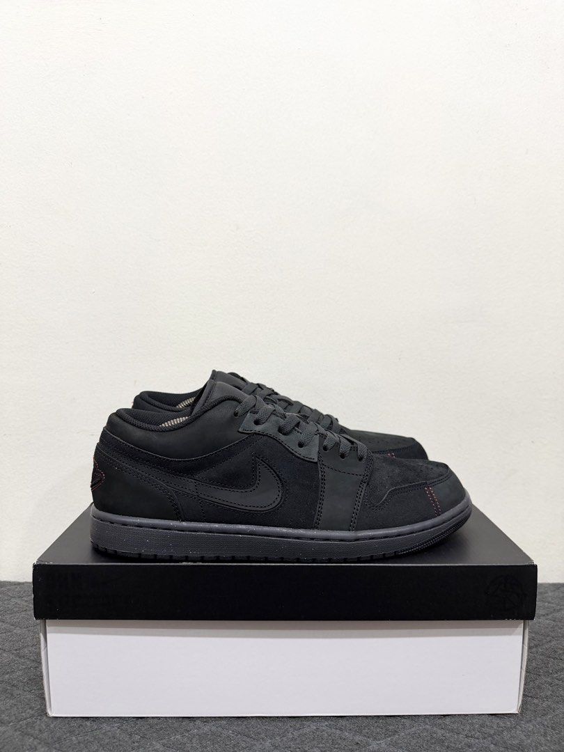 JORDAN 1 LOW BLACK Size 11 (Category: Sneakers) located in Paranaque City. Submitted by tellemkicks (Listing ID 1470398282, Image 1). Description: for sale or trade jordan 1 low black size 11 used once pair only ₱2,495 only! PARAÑAQUE LOCATION 📍.