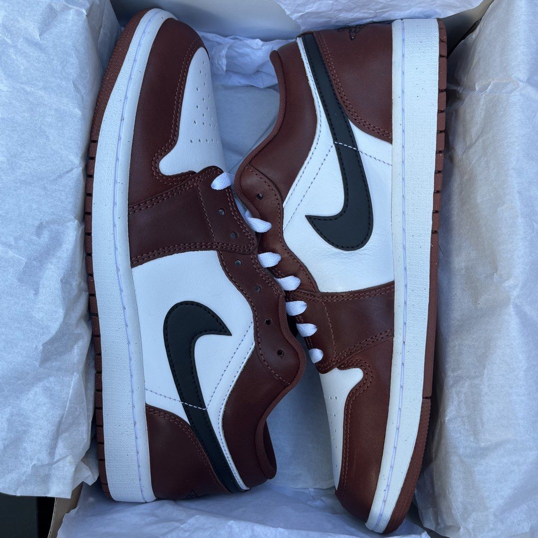 JORDAN 1 LOW SE “DARK PONY” (Category: Casual Shoes) located in Manila. Submitted by AauuStin (Listing ID 1470528467, Image 1). Description: •Size 10.5 •Brand New .