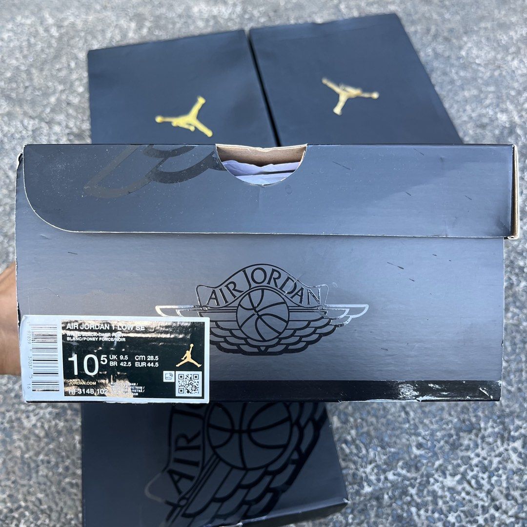 JORDAN 1 LOW SE “DARK PONY” (Category: Casual Shoes) located in Manila. Submitted by AauuStin (Listing ID 1470528467, Image 3). Description: •Size 10.5 •Brand New .