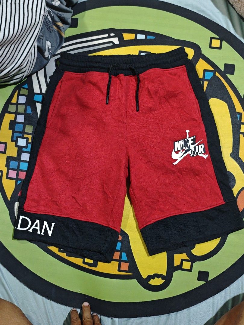Jordan Aspack (Category: Joggers) located in San Pedro. Submitted by streetthriftsph (Listing ID 1470490110, Image 3). Description: Jordan Aspack 1500 Shipped Jordan Jumpman Fleece Shorts 9/10 Condition Medium 25 Waistline Garterized Fits 26/29 17.5 Length 9/10 Print 9/10 Colorate Jordan Spellout Joggers 9/10 Condition Medium 25 Waistline garterized Fits 26/29 33 Length 9/10 Print 9/10 Colorate.