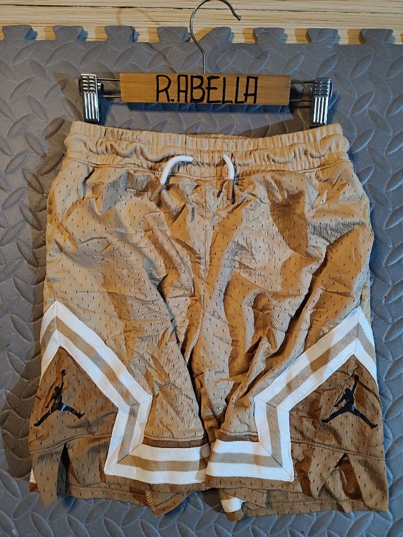 JORDAN DIAMOND SHORT (Category: Babies & Kids Fashion) located in Manila. Submitted by rumarabe (Listing ID 1470492077, Image 1). Description: BAKA MAY LOOKING PANG BATA 10-12 YRS OLD EXCELLENT TO GOOD AS NEW CONDITION PA PRICE:650+SF(J&T COURIER) BICOL LOCATION DM FOR INTERESTED 📩.