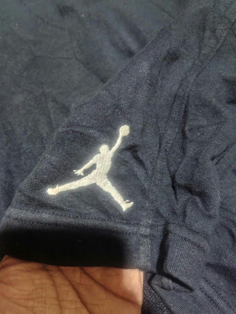 Jordan Embroidered logo short (Category: Activewear) located in Vinzons. Submitted by kspabico07187 (Listing ID 1470503903, Image 3). Description: Excellent condition Almost brandnew No issue Waist-32-38 L-23.